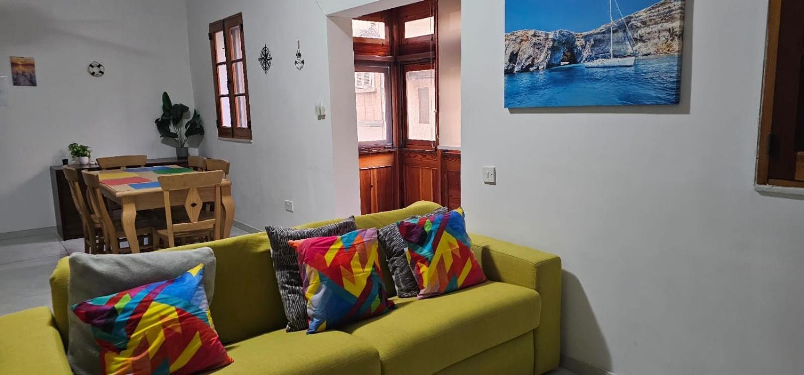3 Floors Villa On Promenade 4 Bedrooms 3 Bathrooms Sliema Eksteriør billede
