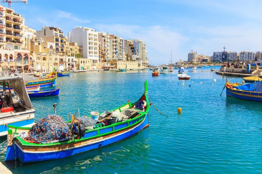 3 Floors Villa On Promenade 4 Bedrooms 3 Bathrooms Sliema Eksteriør billede